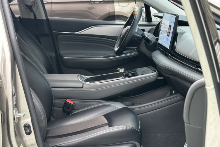 Used AION S Plus 2022 80 Tech Edition Interior 4