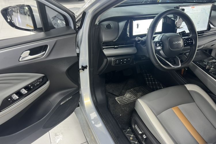 Used AION S Plus 2022 70 Intelligent Edition Interior 9