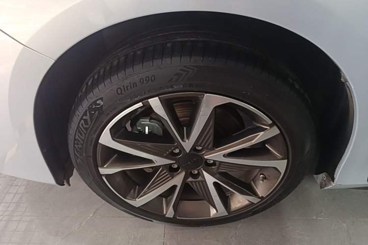 Used AION S Plus 2022 70 Executive Edition Left Front Wheel Hub
