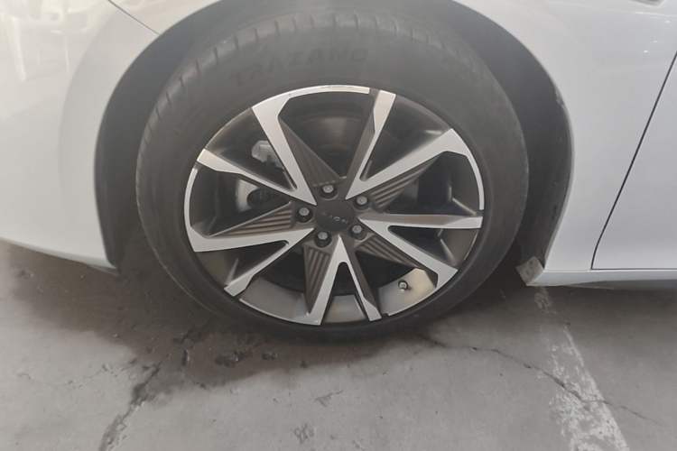 Used AION S Plus 2022 70 Intelligent Edition Left Front Wheel Hub