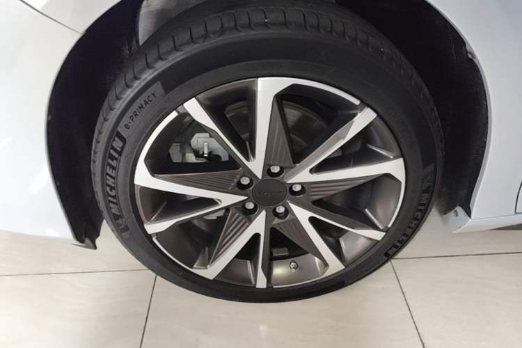 Used AION S Plus 2022 70 Intelligent Edition Left Front Wheel Hub