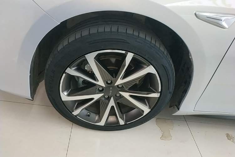 Used AION S Plus 2022 70 Executive Edition Left Front Wheel Hub