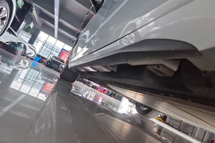 Used AION S Plus 2022 80 Tech Edition Left Side Sill