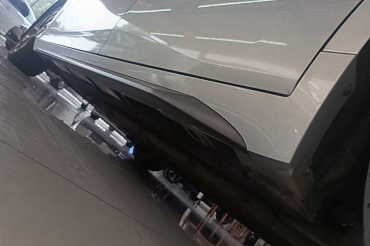Used AION S Plus 2022 80 Tech Edition Left Side Sill