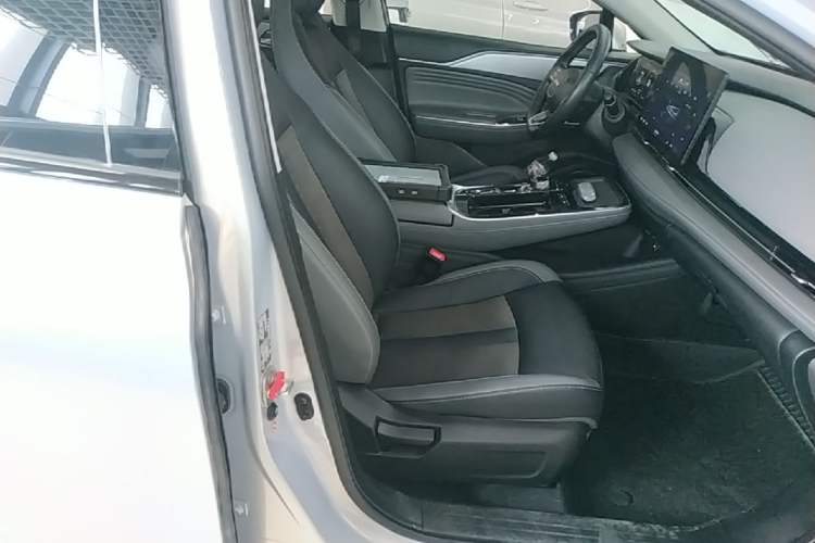 Used AION S Plus 2022 80 Tech Edition Right Front Seat