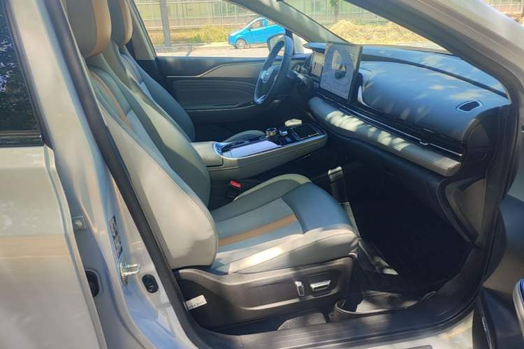 Used AION S Plus 2022 70 Intelligent Driving Edition Right Front Seat