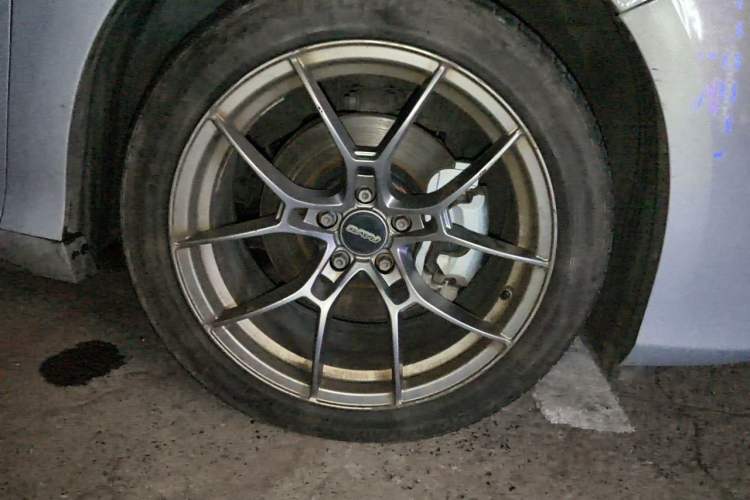 Used AION S Plus 2022 80 Tech Edition Right Front Wheel Hub