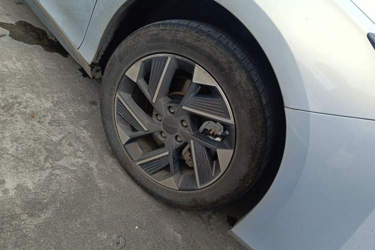 Used AION S Plus 2022 70 Enjoy Edition Right Front Wheel Hub
