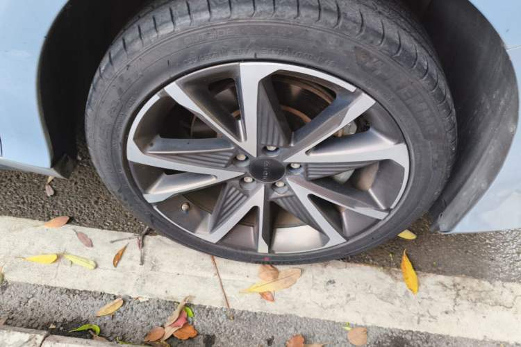 Used AION S Plus 2022 Updated 70 Intelligent Edition Right Front Wheel Hub