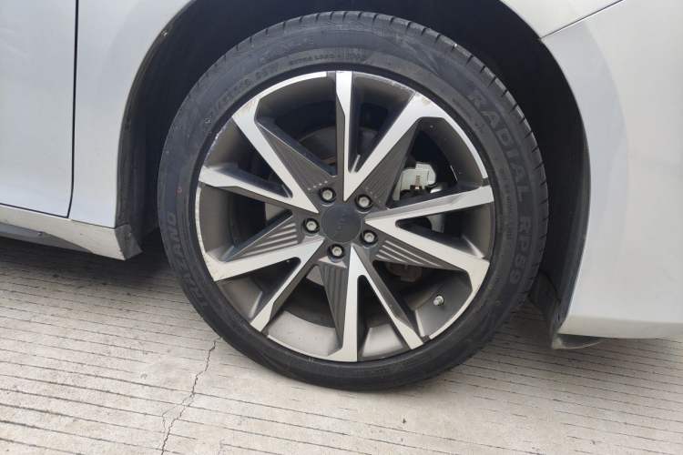 Used AION S Plus 2022 80 Tech Edition Right Front Wheel Hub