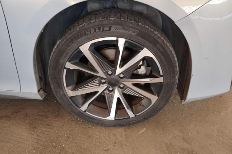 Used AION S Plus 2022 80 Tech Edition Right Front Wheel Hub