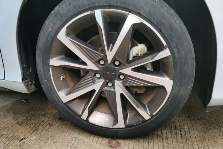 Used AION S Plus 2022 70 Intelligent Driving Edition Right Front Wheel Hub