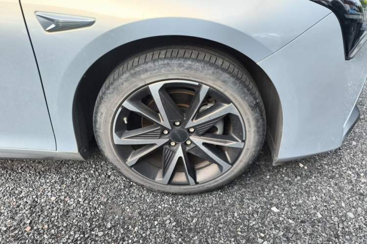 Used AION S Plus 2022 70 Intelligent Edition Right Front Wheel Hub