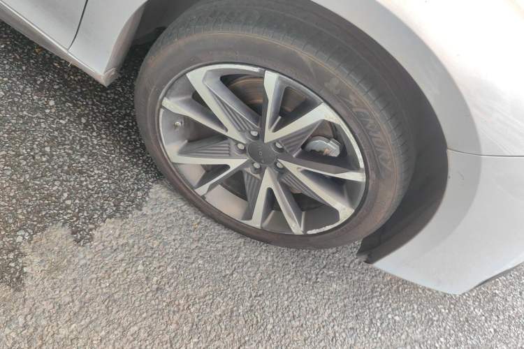 Used AION S Plus 2022 80 Tech Edition Right Front Wheel Hub