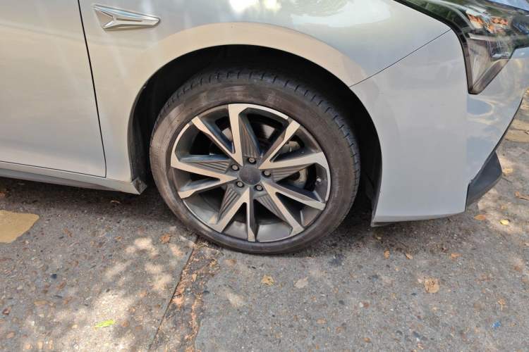 Used AION S Plus 2022 70 Intelligent Edition Right Front Wheel Hub
