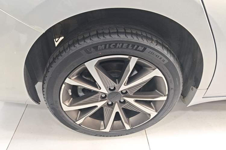 Used AION S Plus 2022 80 Tech Edition Right Rear Wheel Hub