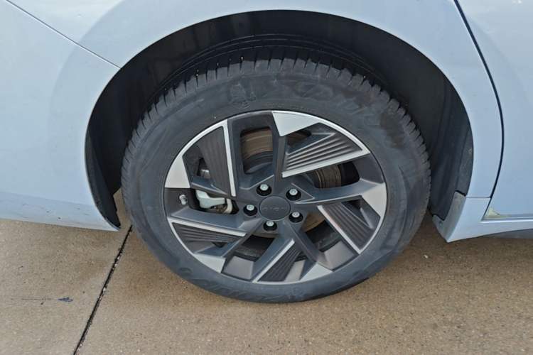Used AION S Plus 2022 70 Enjoy Edition Right Rear Wheel Hub