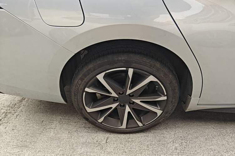 Used AION S Plus 2022 70 Intelligent Edition Right Rear Wheel Hub