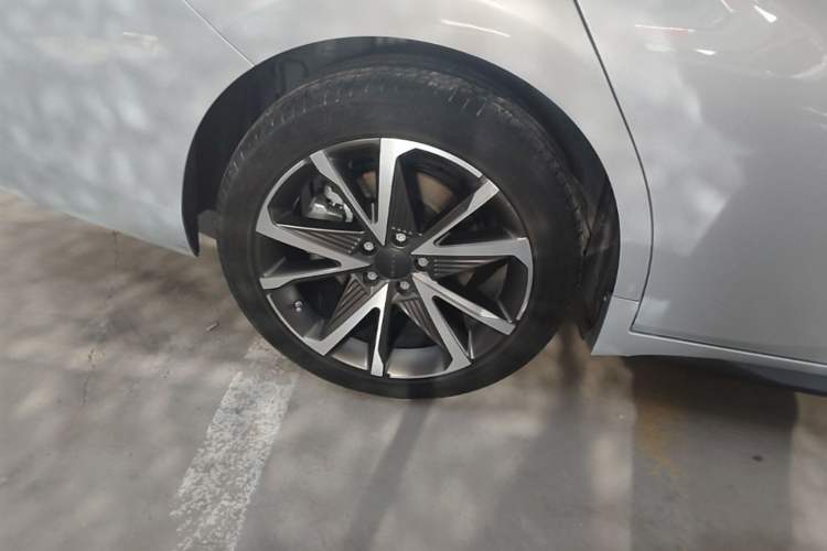 Used AION S Plus 2022 70 Intelligent Edition Right Rear Wheel Hub