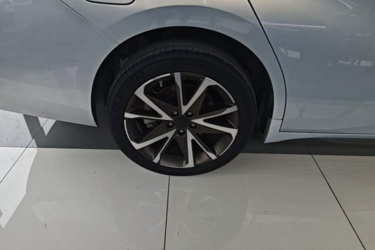 Used AION S Plus 2022 80 Tech Edition Right Rear Wheel Hub