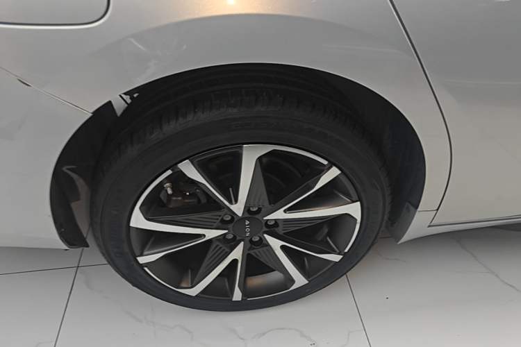 Used AION S Plus 2022 70 Intelligent Driving Edition Right Rear Wheel Hub