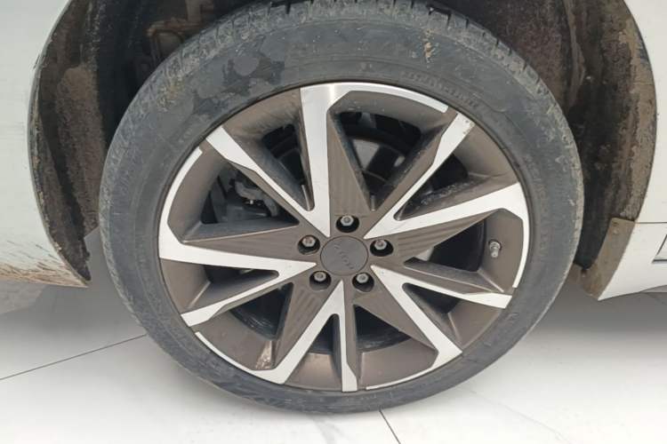 Used AION S Plus 2022 70 Intelligent Edition Right Rear Wheel Hub