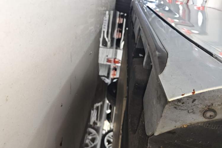 Used AION S Plus 2022 80 Tech Edition Right Side Sill