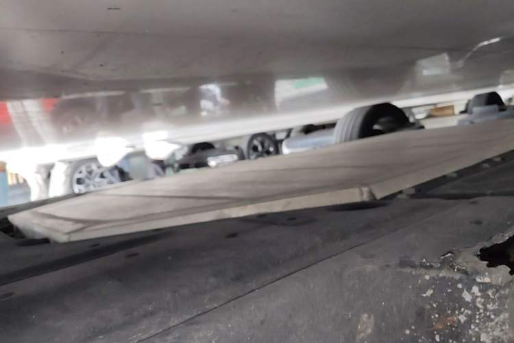 Used AION S Plus 2022 80 Tech Edition Right Side Sill