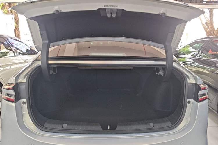 Used AION S Plus 2022 80 Tech Edition Trunk