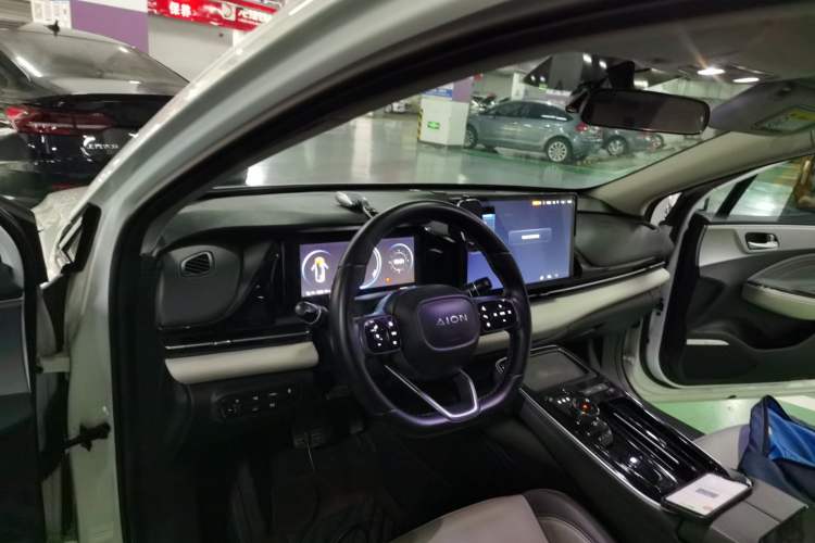 Used AION S Plus 2022 70 Enjoy Edition Center Console