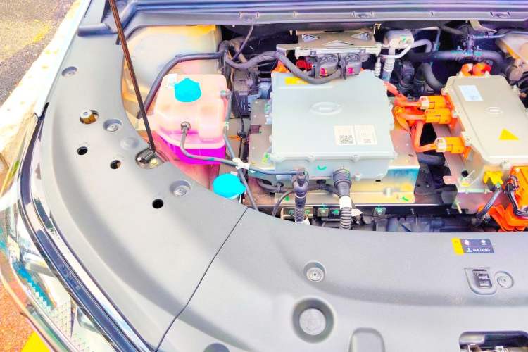 Used AION S Plus 2022 80 Tech Edition Engine Bay Right