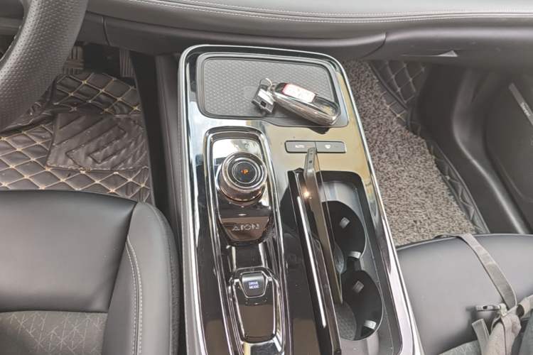 Used AION S Plus 2022 80 Tech Edition Gear Lever