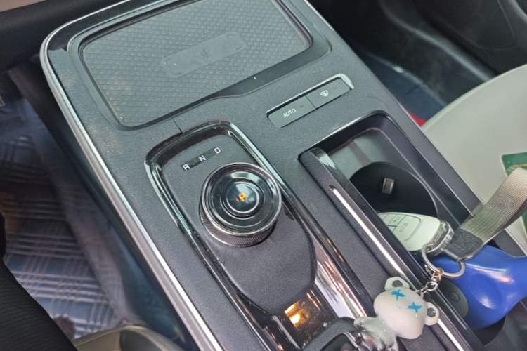Used AION S Plus 2022 80 Tech Edition Gear Lever