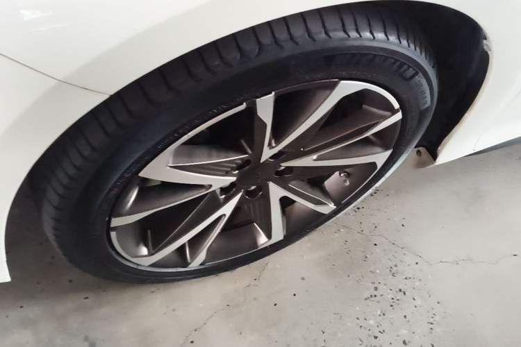 Used AION S Plus 2022 80 Tech Edition Left Front Wheel Hub