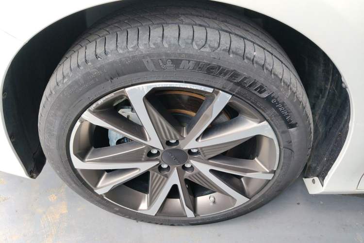 Used AION S Plus 2022 80 Tech Edition Left Front Wheel Hub