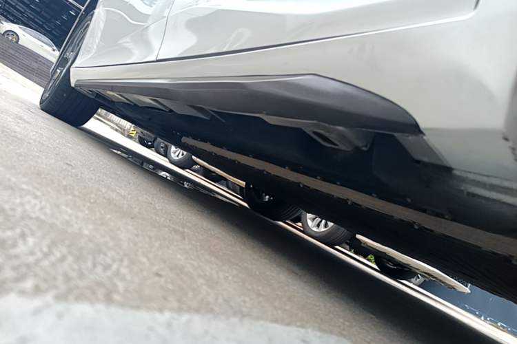 Used AION S Plus 2022 70 Enjoy Edition Left Side Sill