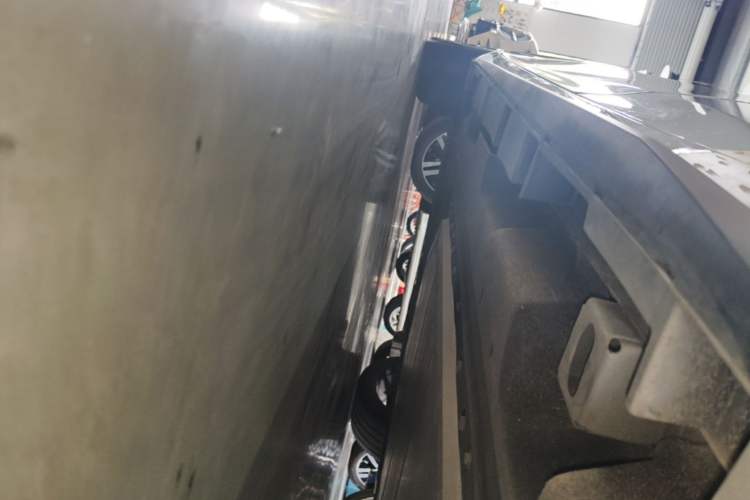 Used AION S Plus 2022 80 Tech Edition Left Side Sill