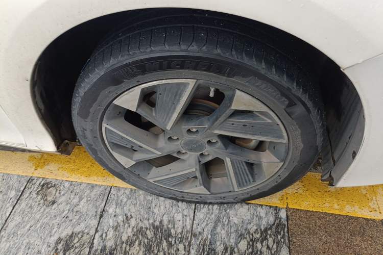 Used AION S Plus 2022 70 Enjoy Edition Right Front Wheel Hub
