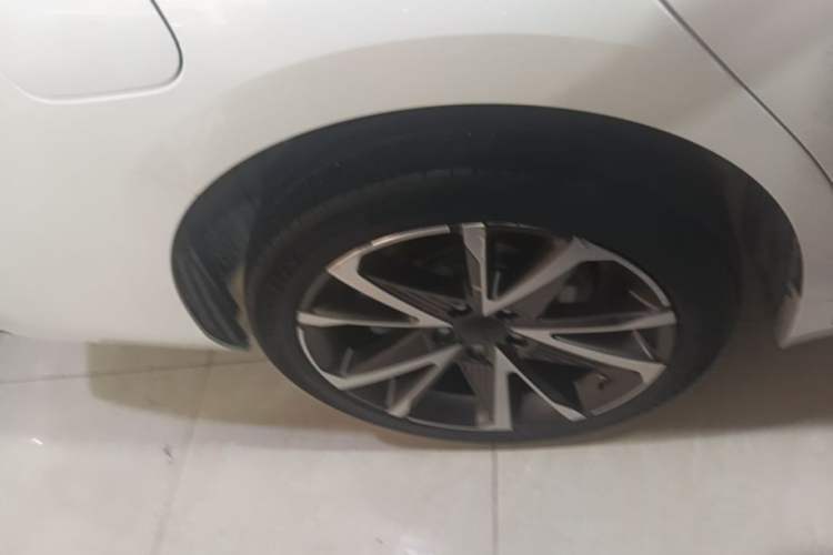 Used AION S Plus 2022 80 Intelligent Driving Version Right Rear Wheel Hub