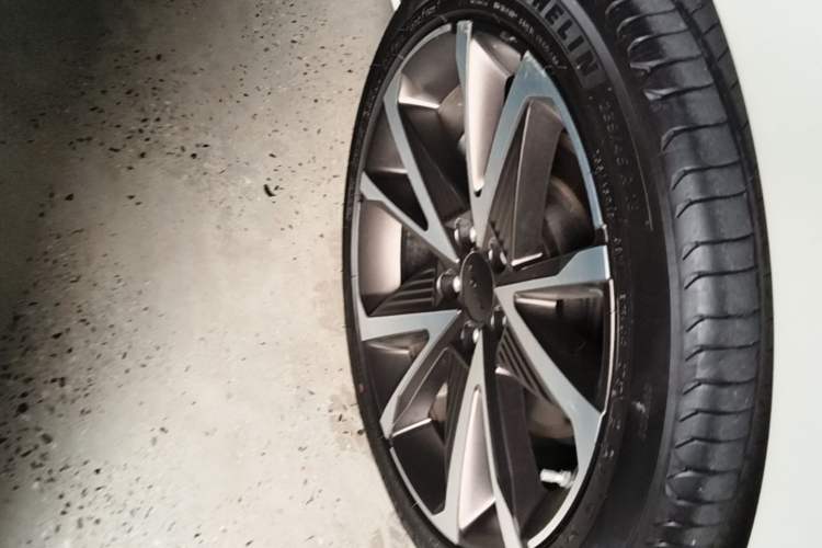Used AION S Plus 2022 80 Tech Edition Right Rear Wheel Hub