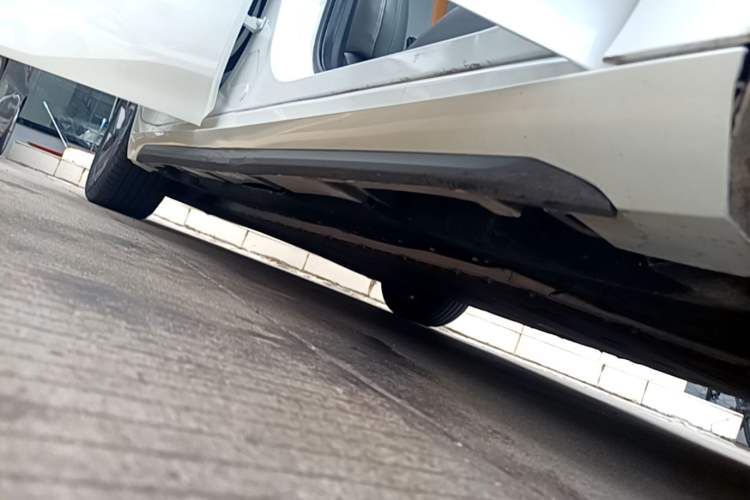 Used AION S Plus 2022 70 Enjoy Edition Right Side Sill
