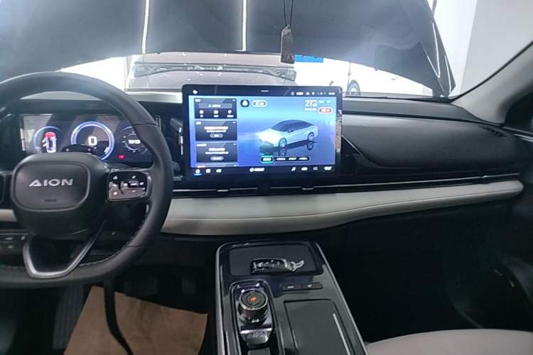 Used AION S Plus 2023 70 Intelligent Driving Version Ternary Lithium Audio And AC Panel