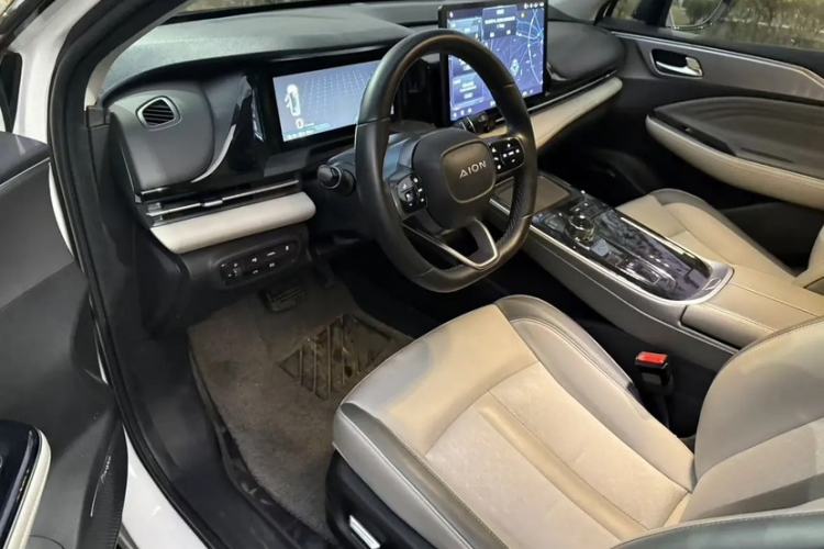 Used AION S Plus 2023 70 Enjoyment Edition Ternary Lithium Interior 3