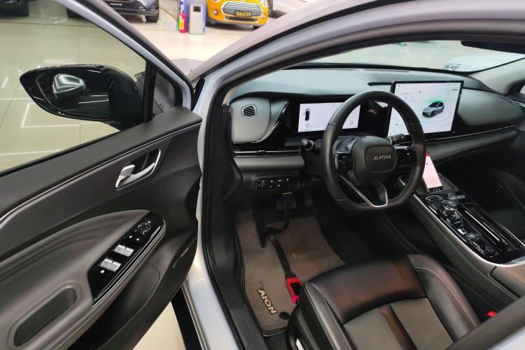 Used AION S Plus 2023 70 Intelligent Edition Lithium Iron Phosphate Interior 3