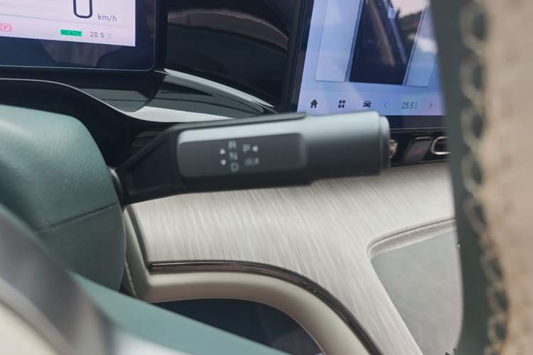 Used AION S Plus 2023 70 Intelligent Edition Lithium Iron Phosphate Gear Lever