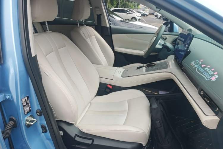 Used AION S Plus 2023 70 Intelligent Edition Lithium Iron Phosphate Right Front Seat