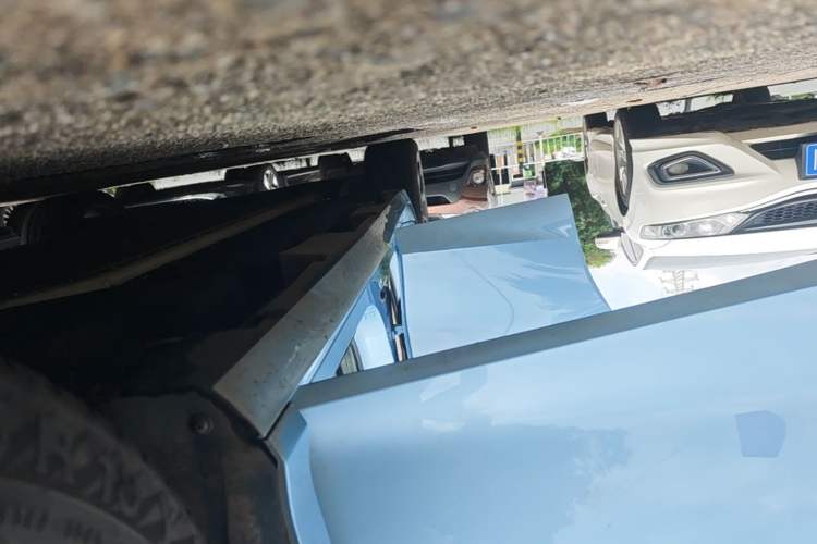 Used AION S Plus 2023 70 Intelligent Edition Lithium Iron Phosphate Right Side Sill