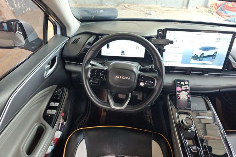 Used AION S Plus 2023 70 Intelligent Edition Lithium Iron Phosphate Steering Wheel