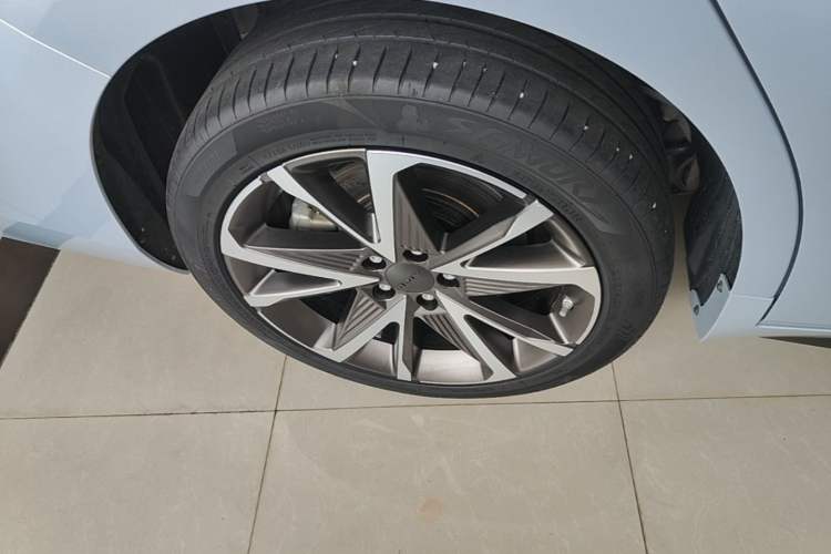 Used AION S Plus 2023 70 Intelligent Edition Lithium Iron Phosphate Exterior 5