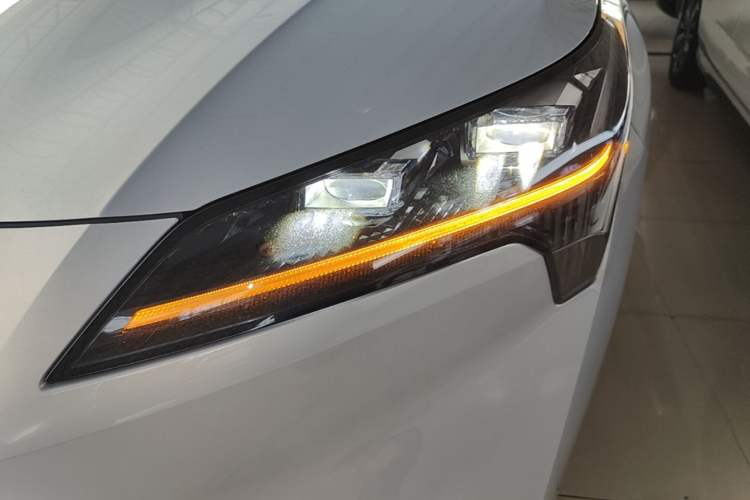 Used AION S Plus 2023 70 Intelligent Edition Lithium Iron Phosphate Left Front Headlight